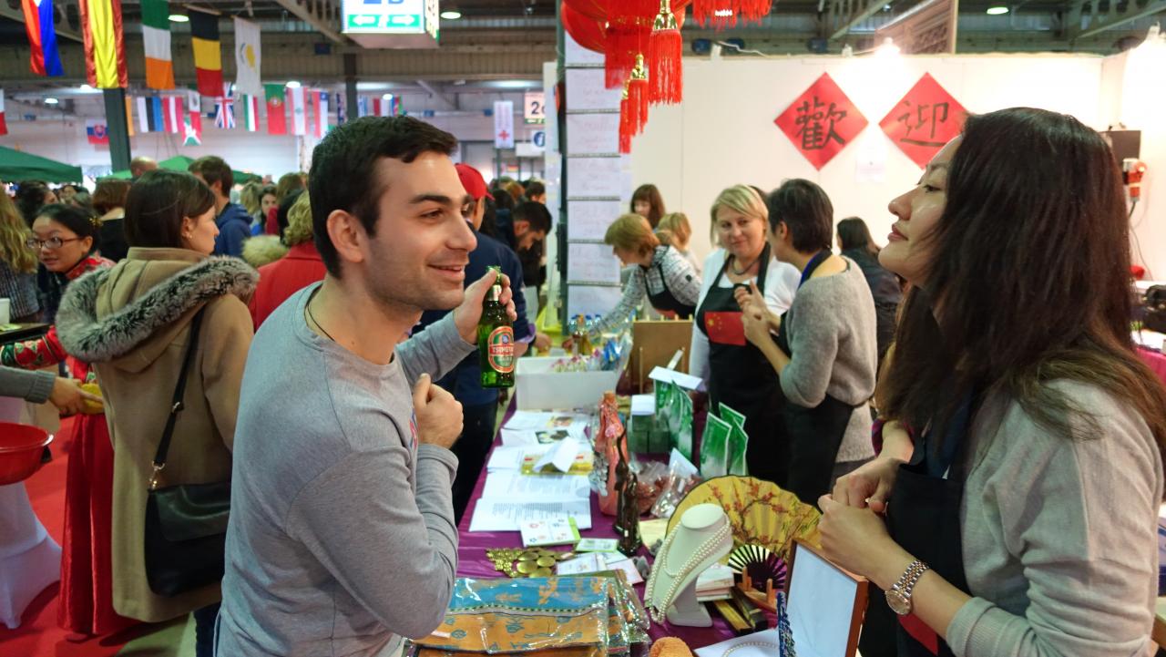 Bazar International_Stand de la Chine _28 et 29 novem5re 2015